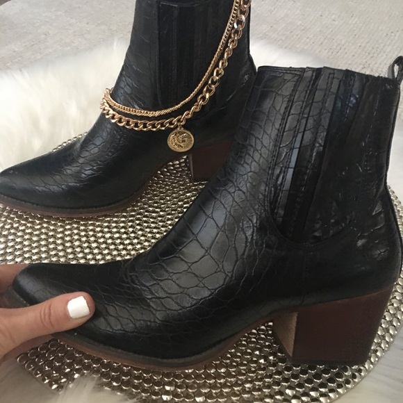 Faux Leather Croc Ankle Booties - Picture 5 of 7